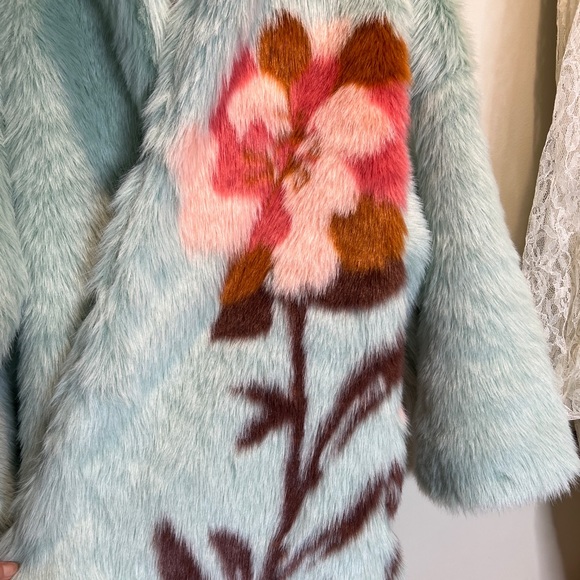 Free People Fluffy Flower Fur Long Duster Whimsical Pretty Coat L - Picture 4 of 11